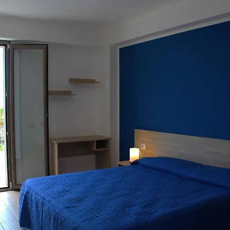Bed Ponente ゲストハウス