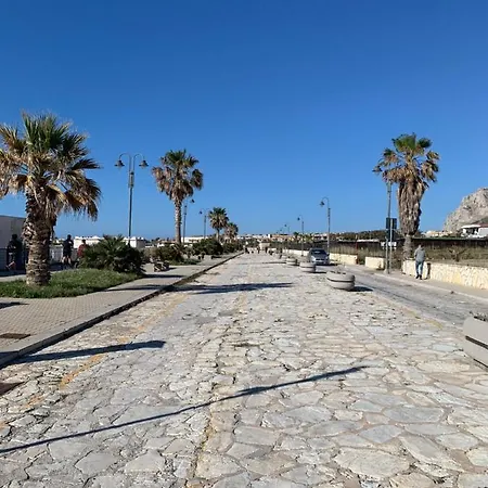 Bed Ponente إزولا ديلي فيمين