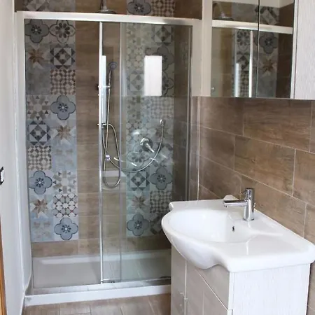 بيت ضيافة Bed Ponente 3*