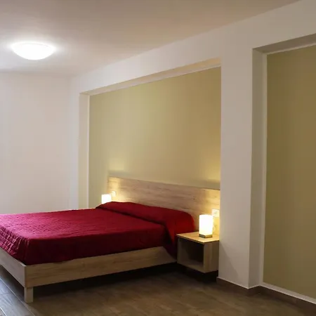 Bed Ponente بيت ضيافة إزولا ديلي فيمين